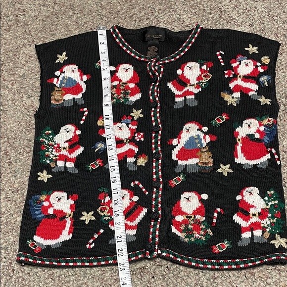 Vintage 90s Festive embroidered Santa Knit Vest- adorable - Picture 10 of 11